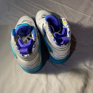 Jordans 8 retros size 6